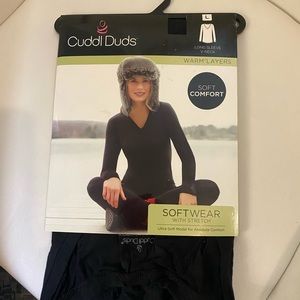 Cuddl duds base layers , long sleeve v neck top. Sz large. Black .